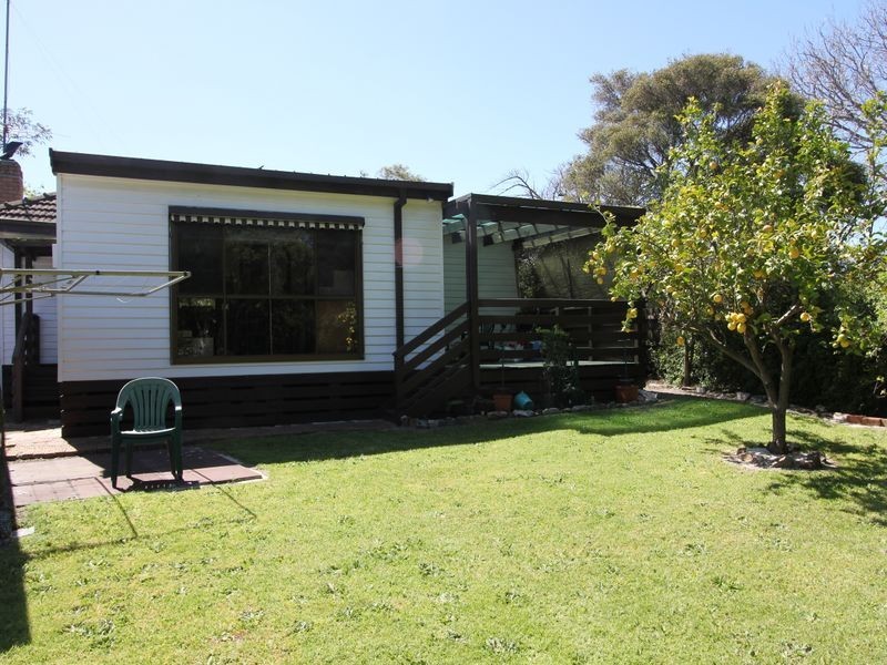 1 Grant Avenue, Seaford VIC 3198