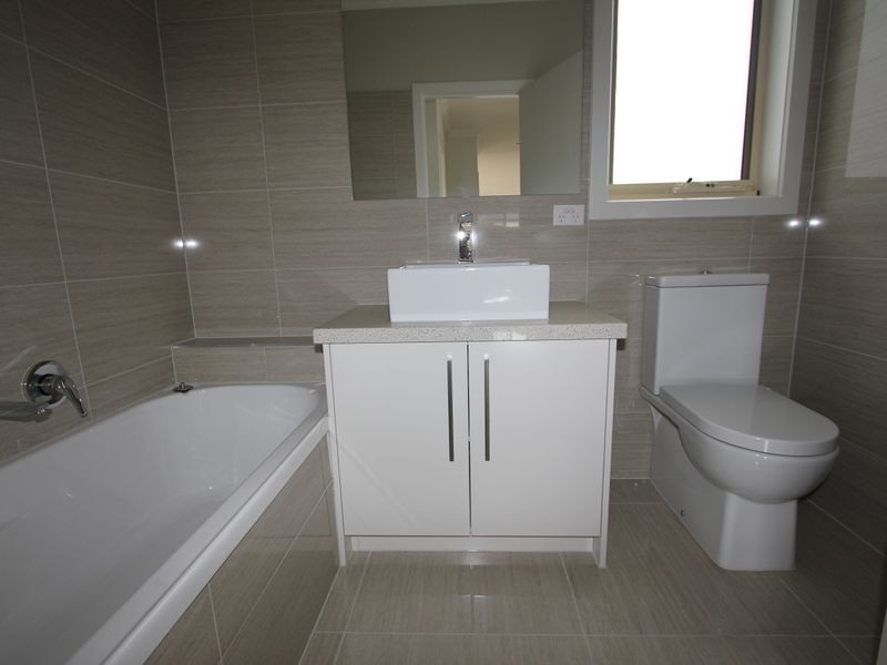 2/147 Mount Eliza Way, Mount Eliza VIC 3930