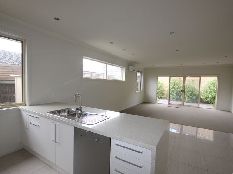 3/147 Mount Eliza Way, Mount Eliza VIC 3930