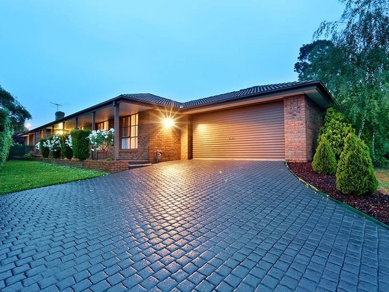 12 Peter Court, Langwarrin VIC 3910