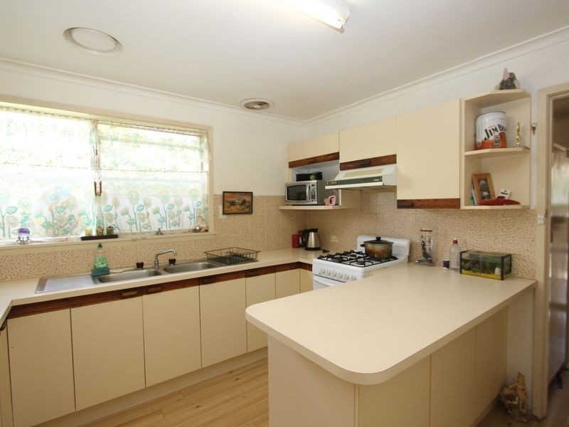 13 Bursaria Crescent, Frankston North VIC 3200