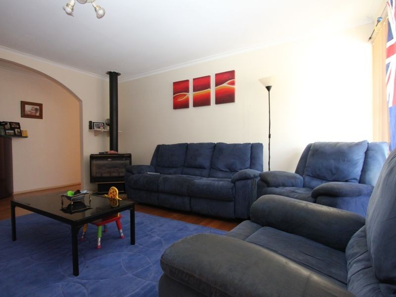 13 Bursaria Crescent, Frankston North VIC 3200