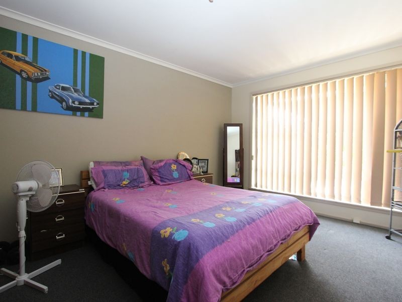 13 Bursaria Crescent, Frankston North VIC 3200