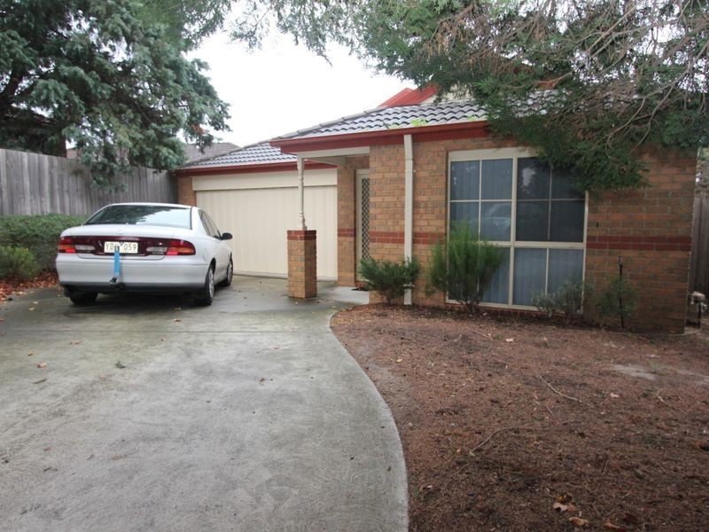 8 Wingham Court, Frankston VIC 3199