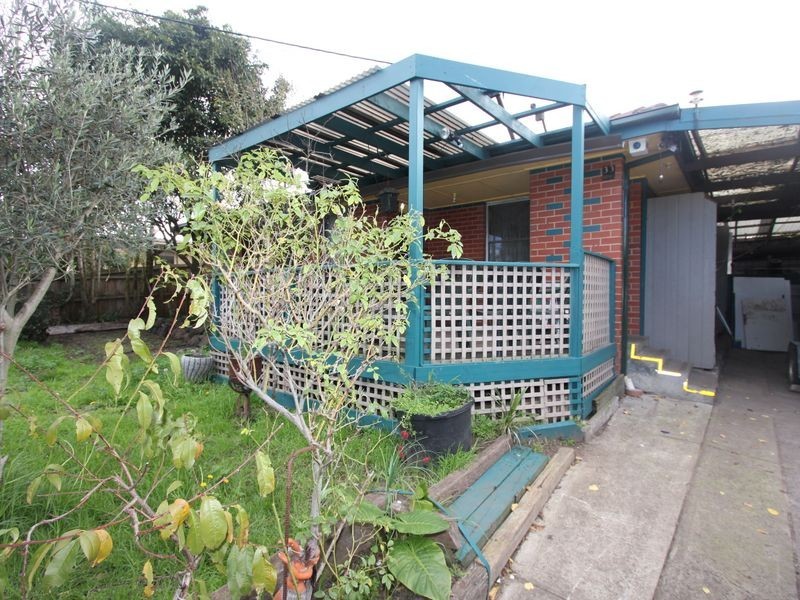 33 Bouvardia Crescent, Frankston North VIC 3200