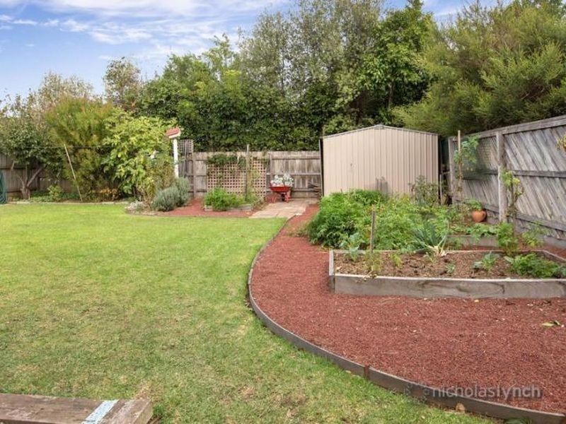 2/2 Parkside Crescent, Mornington VIC 3931