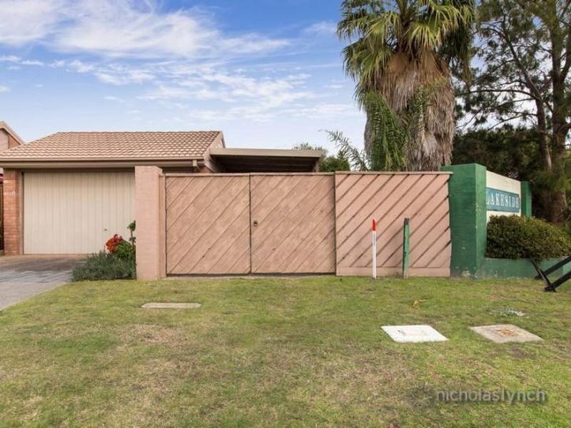 2/2 Parkside Crescent, Mornington VIC 3931