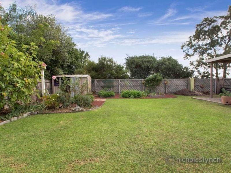 2/2 Parkside Crescent, Mornington VIC 3931