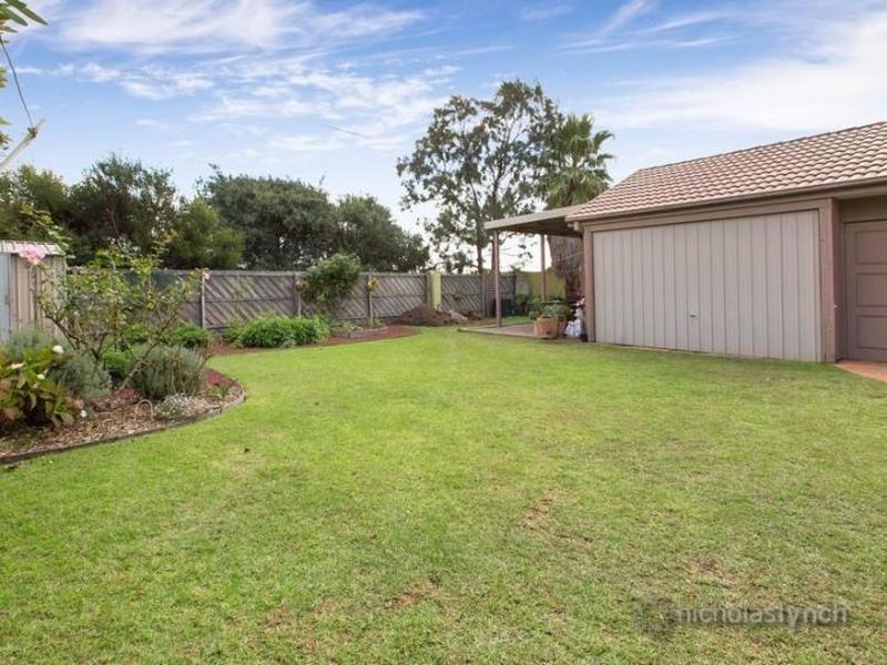 2/2 Parkside Crescent, Mornington VIC 3931