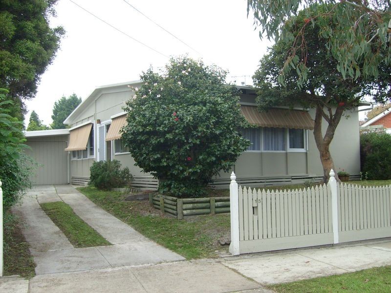 15 Silvertop Street, Frankston North VIC 3200