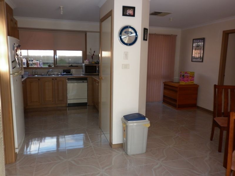 13 Franks Way, Cranbourne North VIC 3977