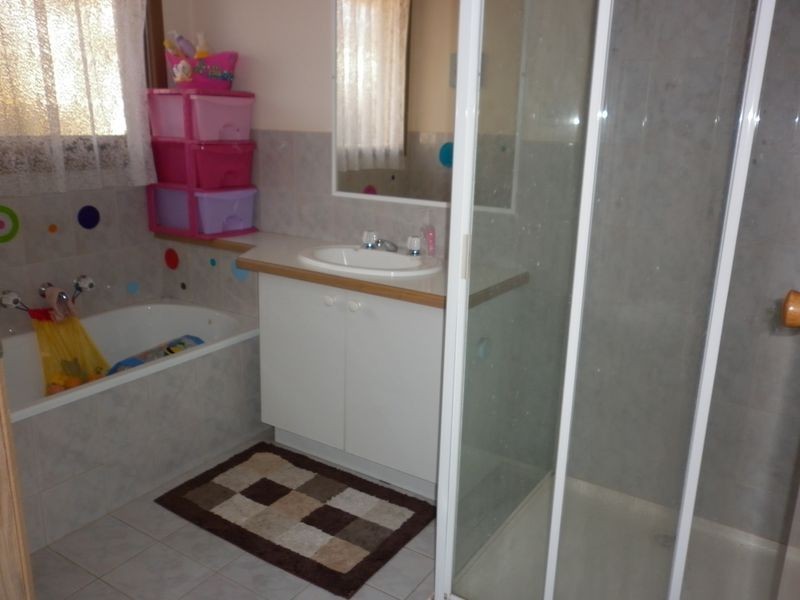 13 Franks Way, Cranbourne North VIC 3977