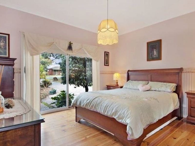 50 Eramosa Road East, Somerville VIC 3912