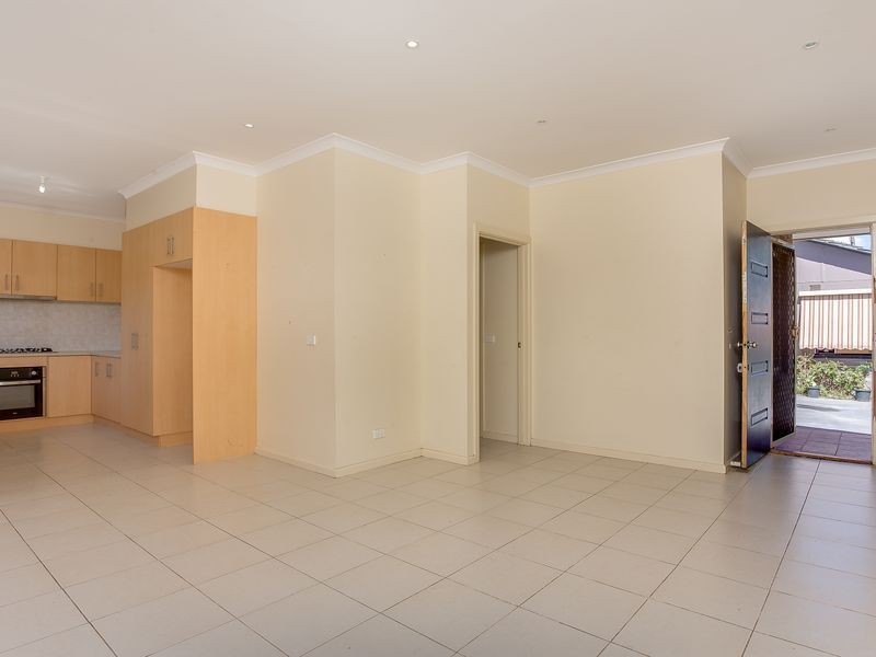 2/11 Stringybark Crescent, Frankston North VIC 3200