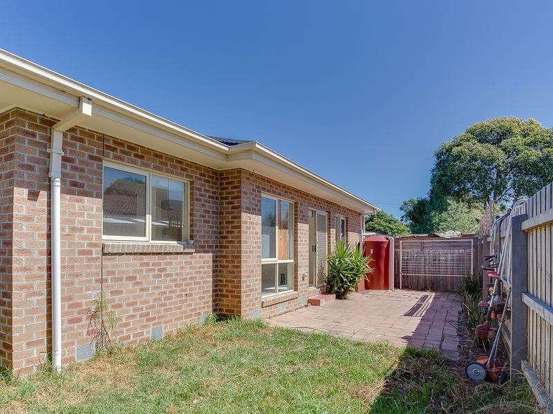 2/11 Stringybark Crescent, Frankston North VIC 3200