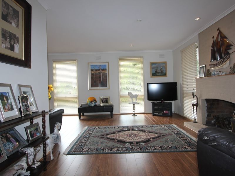 4 Ferndale Drive, Frankston VIC 3199