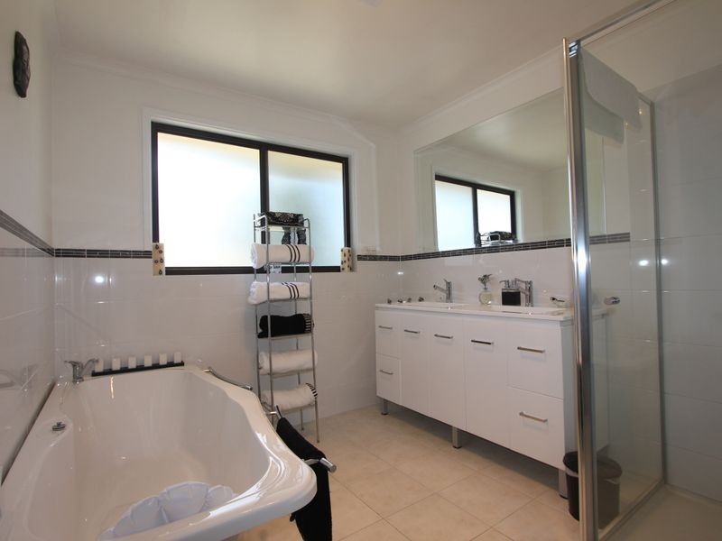 4 Ferndale Drive, Frankston VIC 3199