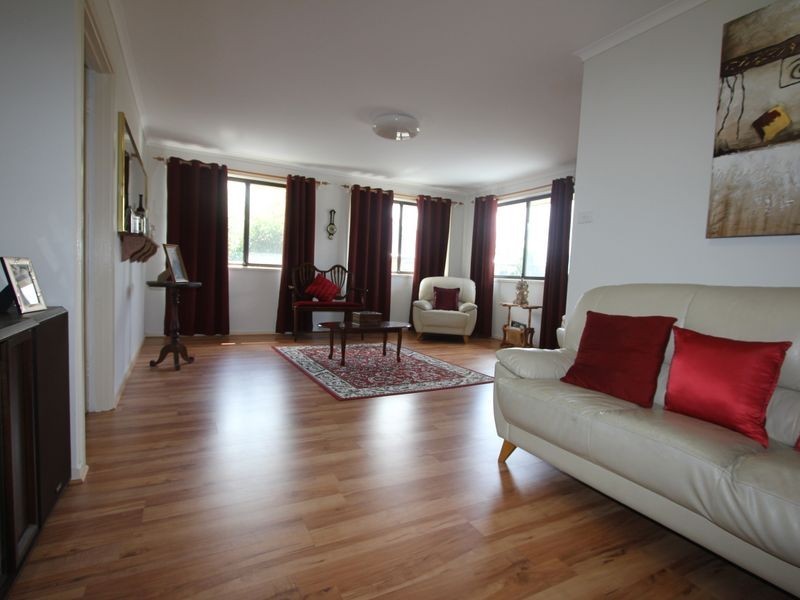 4 Ferndale Drive, Frankston VIC 3199