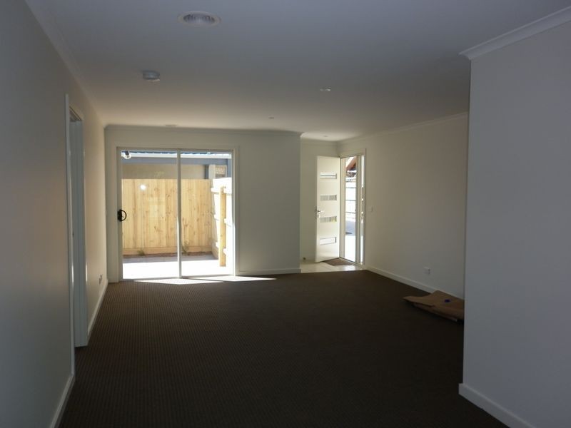 2/4 Corlett Street, Frankston VIC 3199