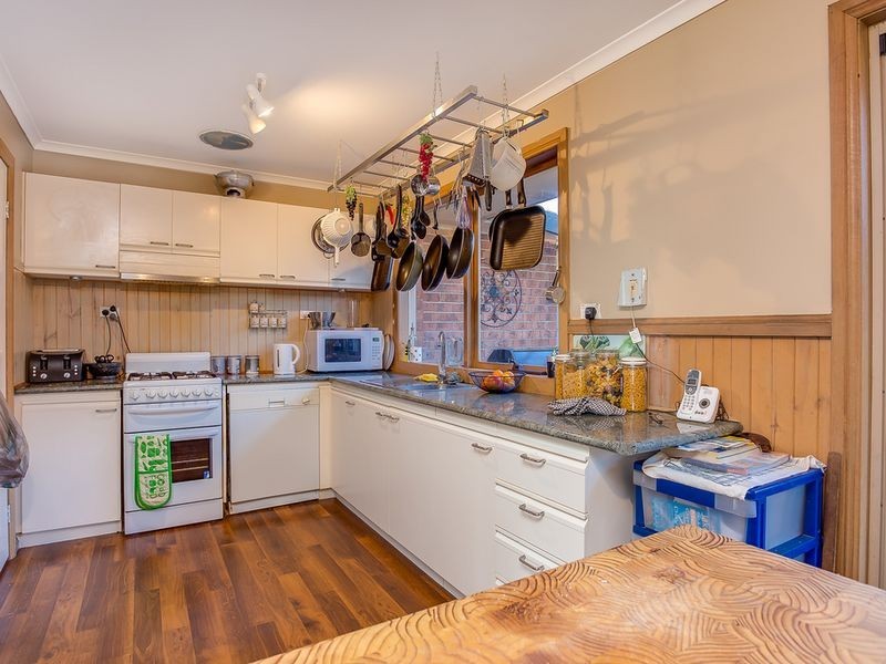 34 Clarendon Drive, Somerville VIC 3912