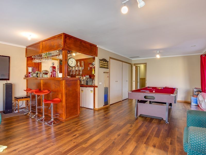 34 Clarendon Drive, Somerville VIC 3912