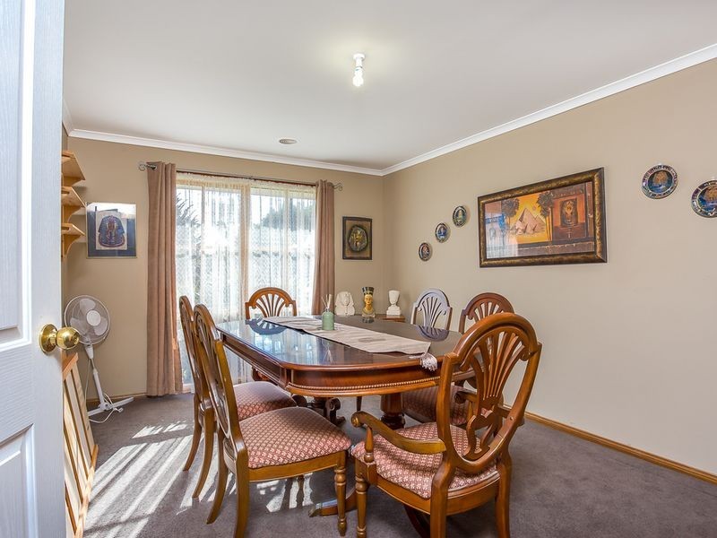 34 Clarendon Drive, Somerville VIC 3912