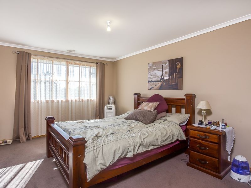 34 Clarendon Drive, Somerville VIC 3912