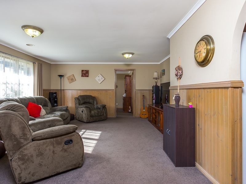 34 Clarendon Drive, Somerville VIC 3912