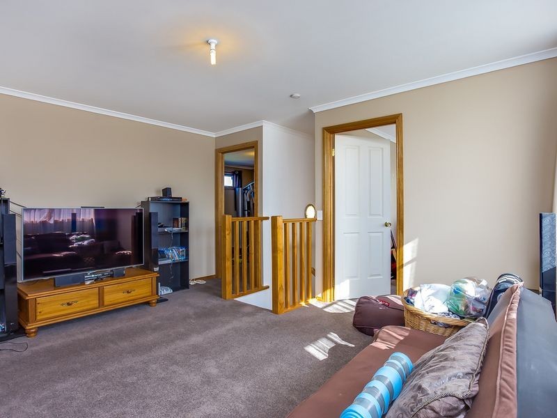 34 Clarendon Drive, Somerville VIC 3912
