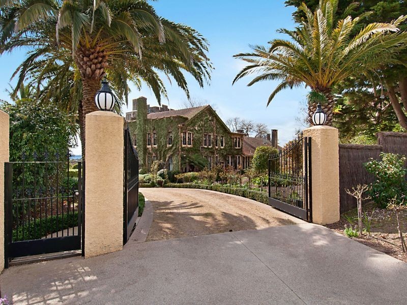 10 Greenslade Court, Mount Martha VIC 3934