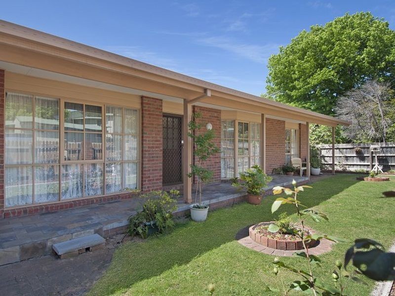 2A Woodlands Grove, Frankston VIC 3199