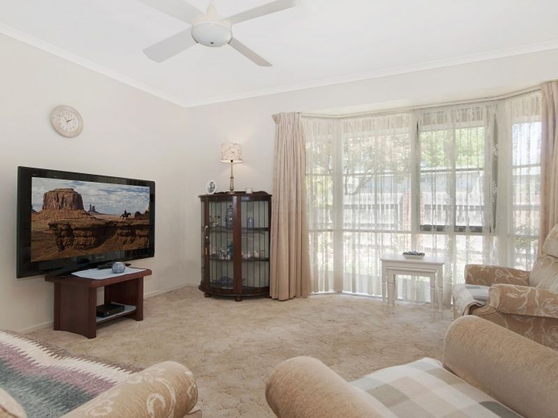 2A Woodlands Grove, Frankston VIC 3199