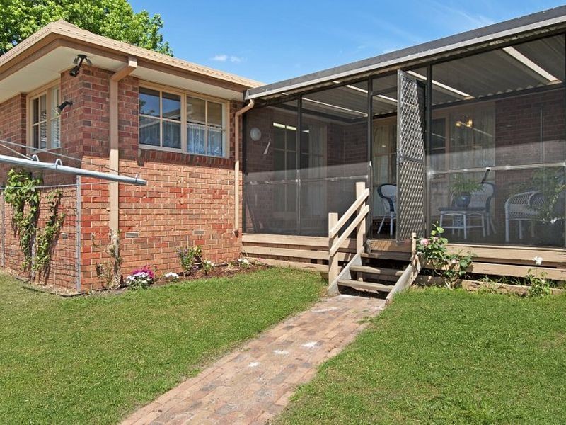 2A Woodlands Grove, Frankston VIC 3199