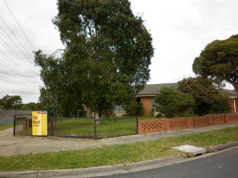 60 Tamarisk Drive, Frankston North VIC 3200