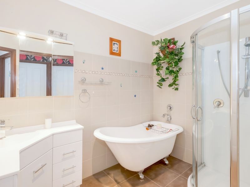 11 Barwon Avenue, Frankston VIC 3199