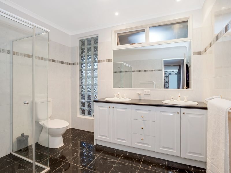 11 Barwon Avenue, Frankston VIC 3199