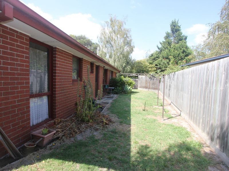 2/12 Taketa Crescent, Frankston VIC 3199