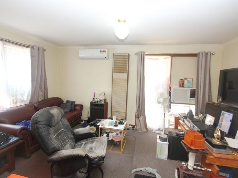 2/12 Taketa Crescent, Frankston VIC 3199