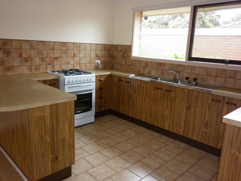 1/6 Wisewould Avenue, Seaford VIC 3198