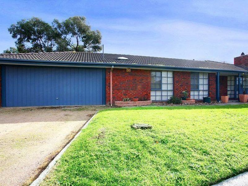 33 Rangeview Drive, Skye VIC 3977
