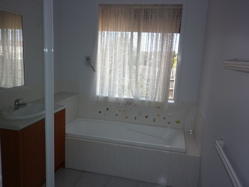 32 Manchester Drive, Skye VIC 3977