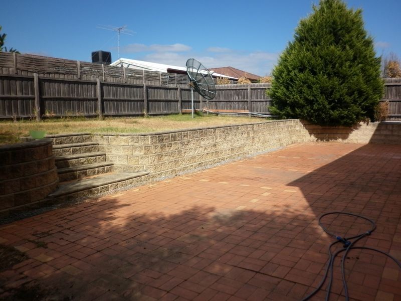 32 Manchester Drive, Skye VIC 3977