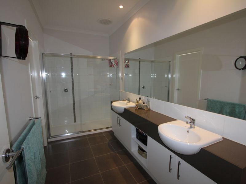 2/35 Nursery Avenue, Frankston VIC 3199