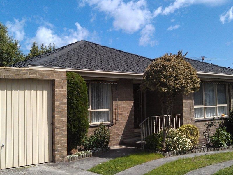 2/11 Leopold Crescent, Mont Albert VIC 3127