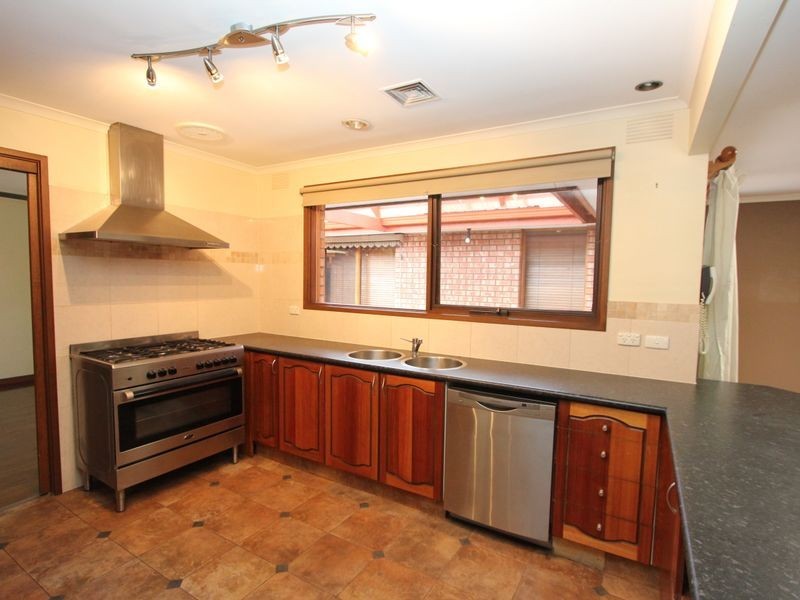 32 Isabella Crescent, Frankston VIC 3199