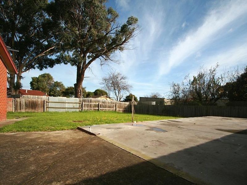 29 Bouvardia Cres, Frankston North VIC 3200