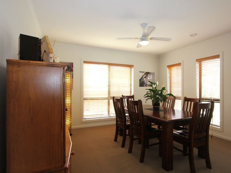 2/135 Union Road, Langwarrin VIC 3910