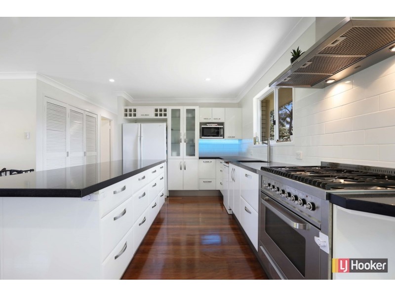 22 Strathford Avenue, Albany Creek QLD 4035