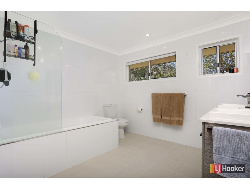 22 Strathford Avenue, Albany Creek QLD 4035