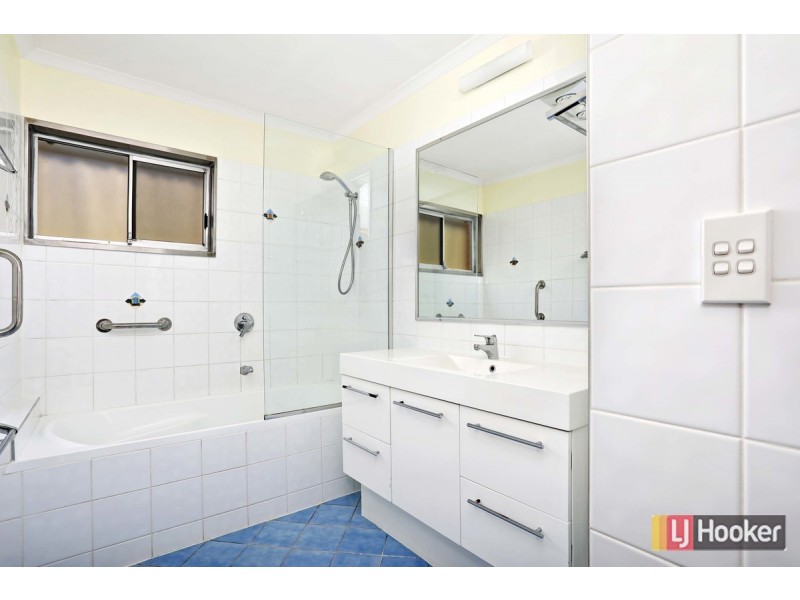 8 Cedarhurst Street, The Gap QLD 4061